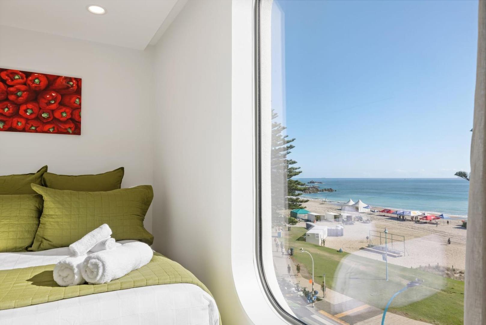 Oceanside Bliss - Absolute Beachfront - Uninterrupted Ocean Views With Pool Mount Maunganui Exterior photo