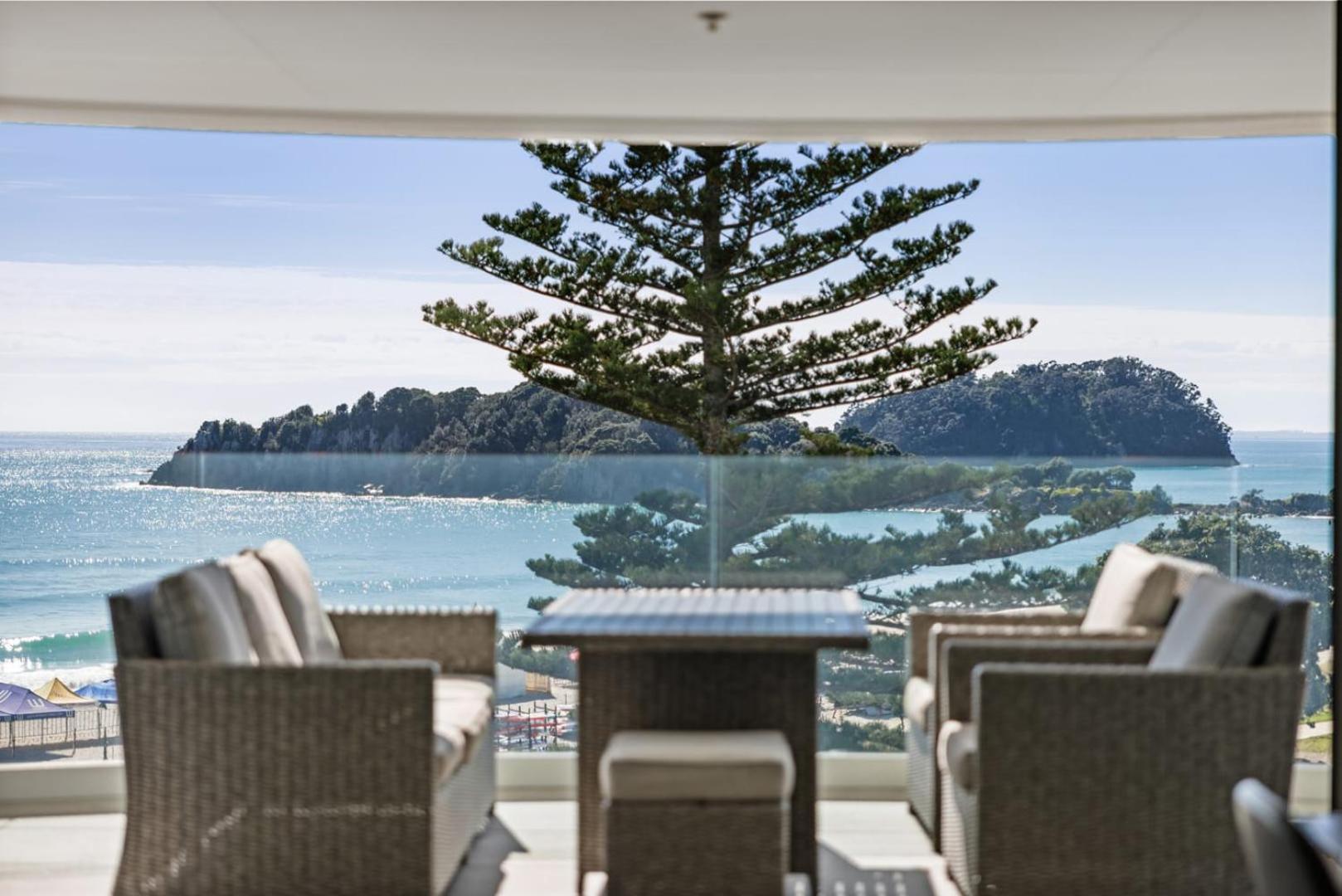 Oceanside Bliss - Absolute Beachfront - Uninterrupted Ocean Views With Pool Mount Maunganui Exterior photo