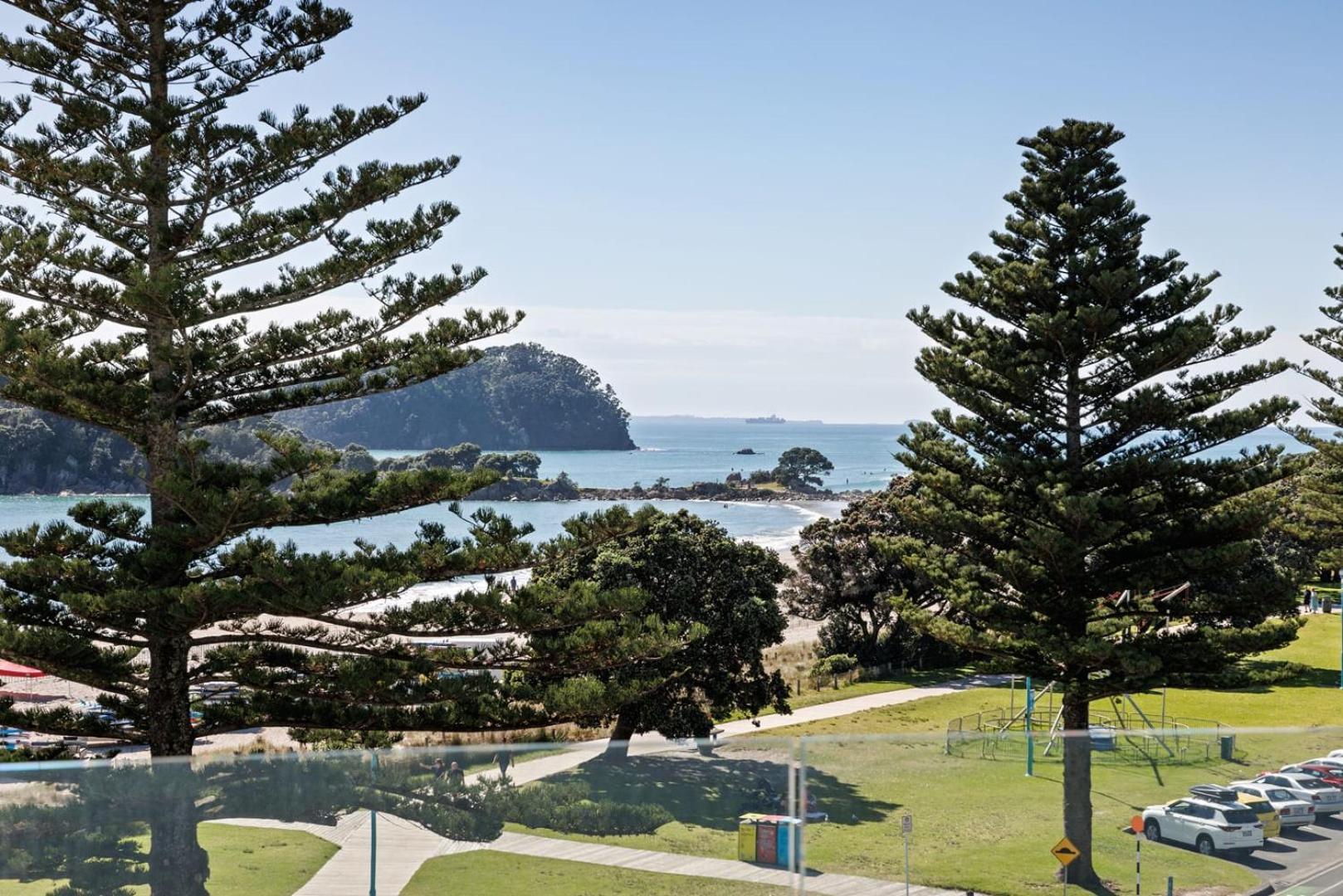 Oceanside Bliss - Absolute Beachfront - Uninterrupted Ocean Views With Pool Mount Maunganui Exterior photo