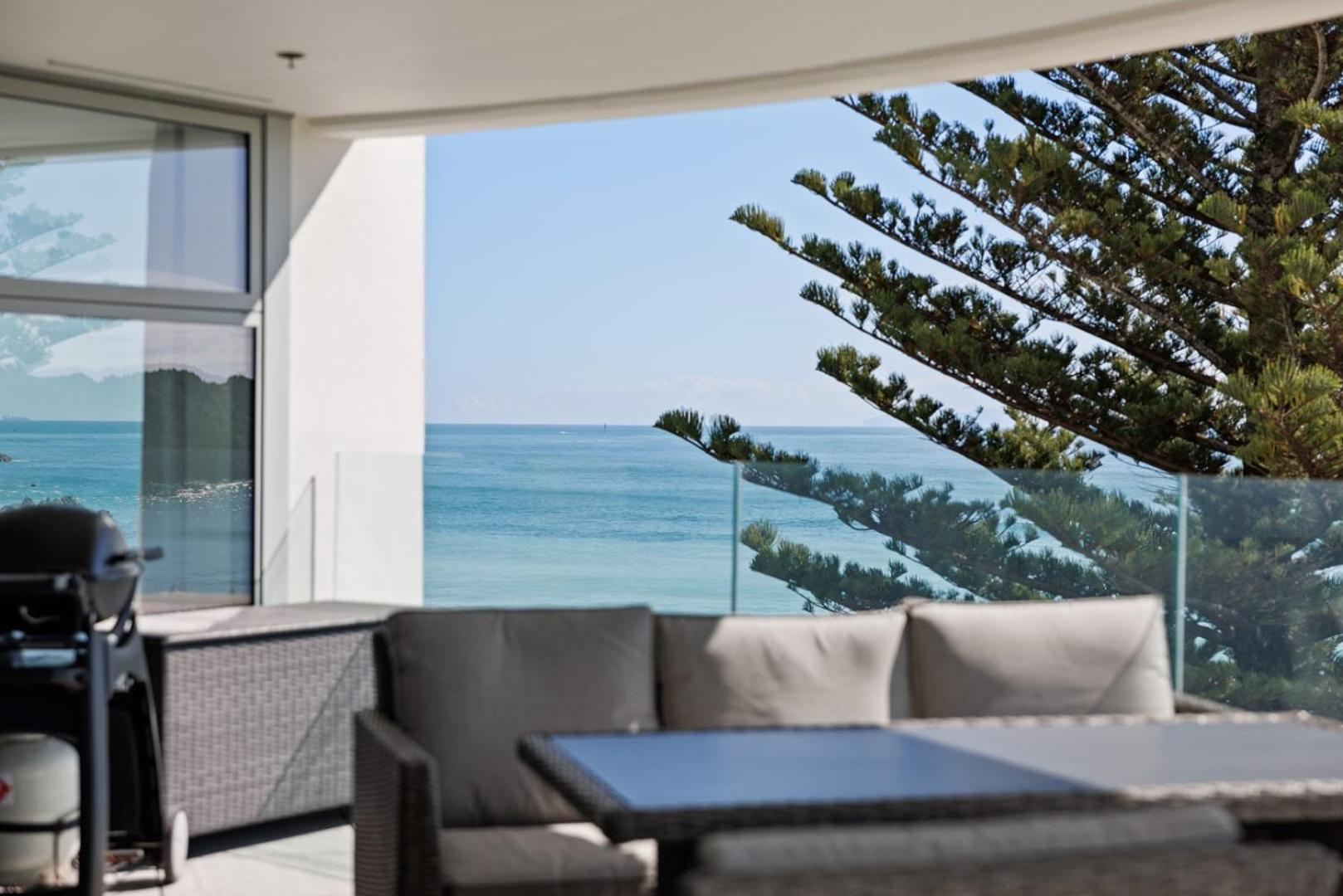 Oceanside Bliss - Absolute Beachfront - Uninterrupted Ocean Views With Pool Mount Maunganui Exterior photo