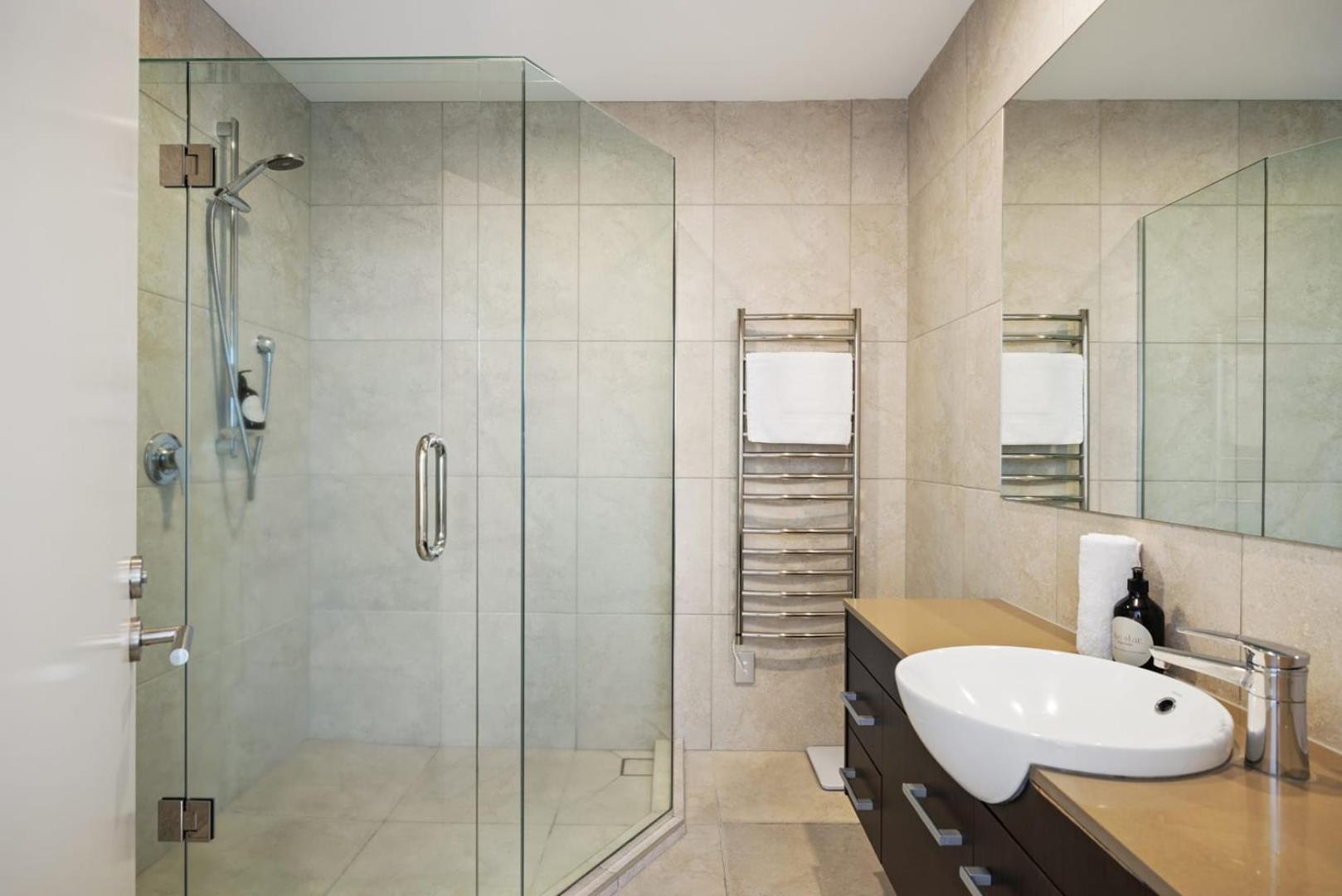 Oceanside Bliss - Absolute Beachfront - Uninterrupted Ocean Views With Pool Mount Maunganui Exterior photo