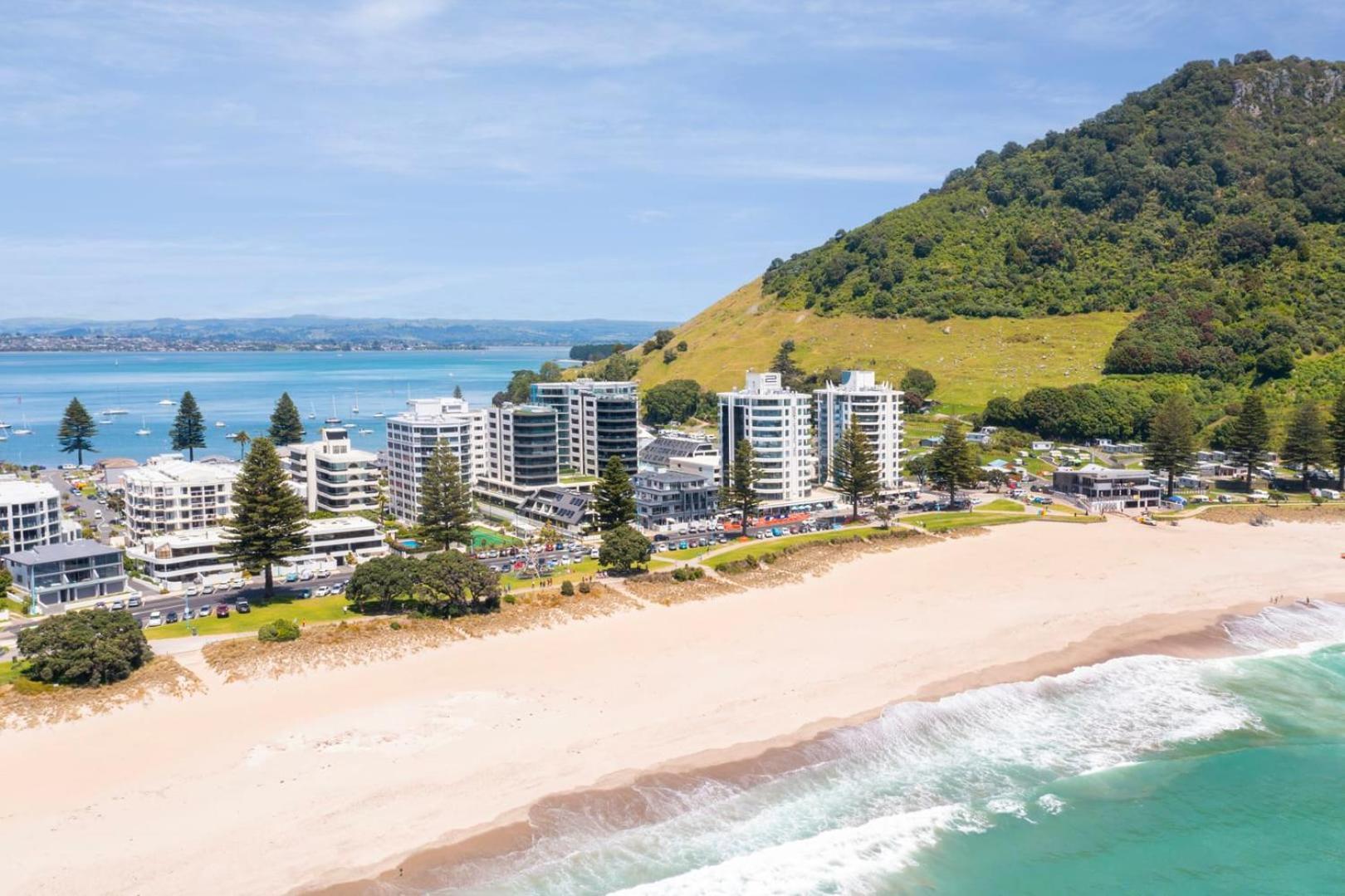 Oceanside Bliss - Absolute Beachfront - Uninterrupted Ocean Views With Pool Mount Maunganui Exterior photo