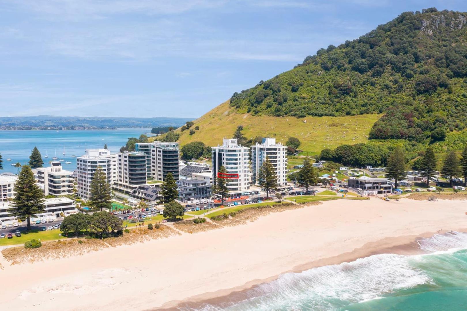 Oceanside Bliss - Absolute Beachfront - Uninterrupted Ocean Views With Pool Mount Maunganui Exterior photo