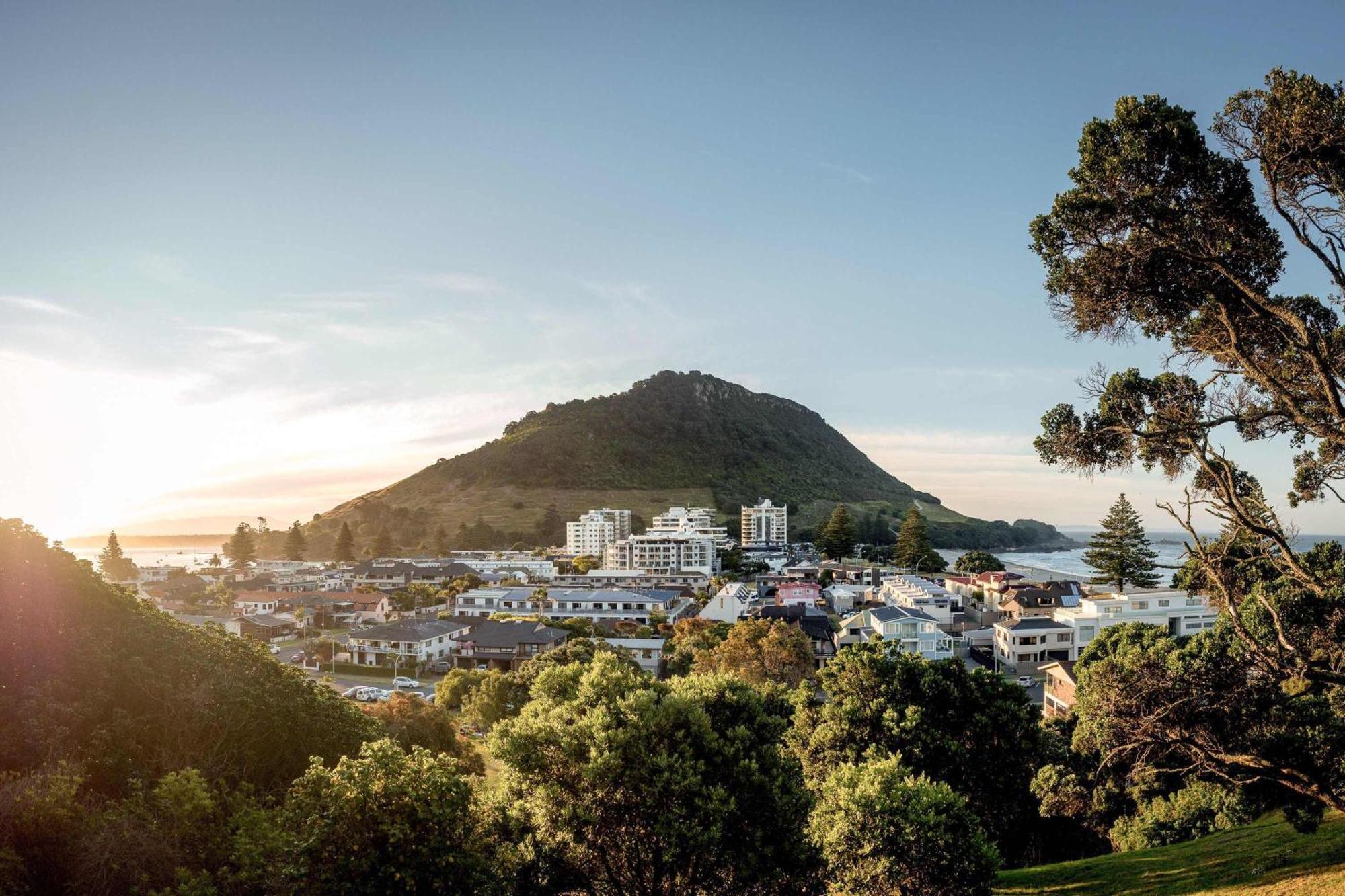 Oceanside Bliss - Absolute Beachfront - Uninterrupted Ocean Views With Pool Mount Maunganui Exterior photo