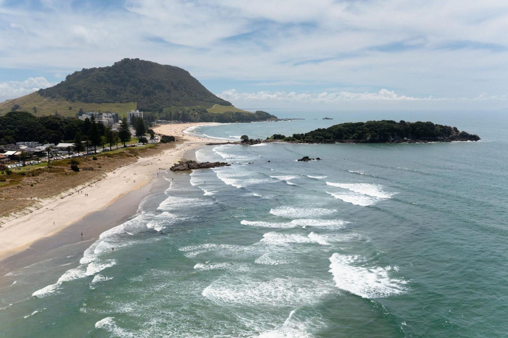 Oceanside Bliss - Absolute Beachfront - Uninterrupted Ocean Views With Pool Mount Maunganui Exterior photo