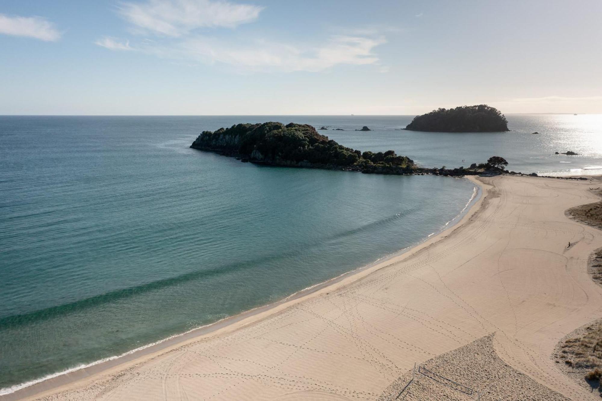 Oceanside Bliss - Absolute Beachfront - Uninterrupted Ocean Views With Pool Mount Maunganui Exterior photo