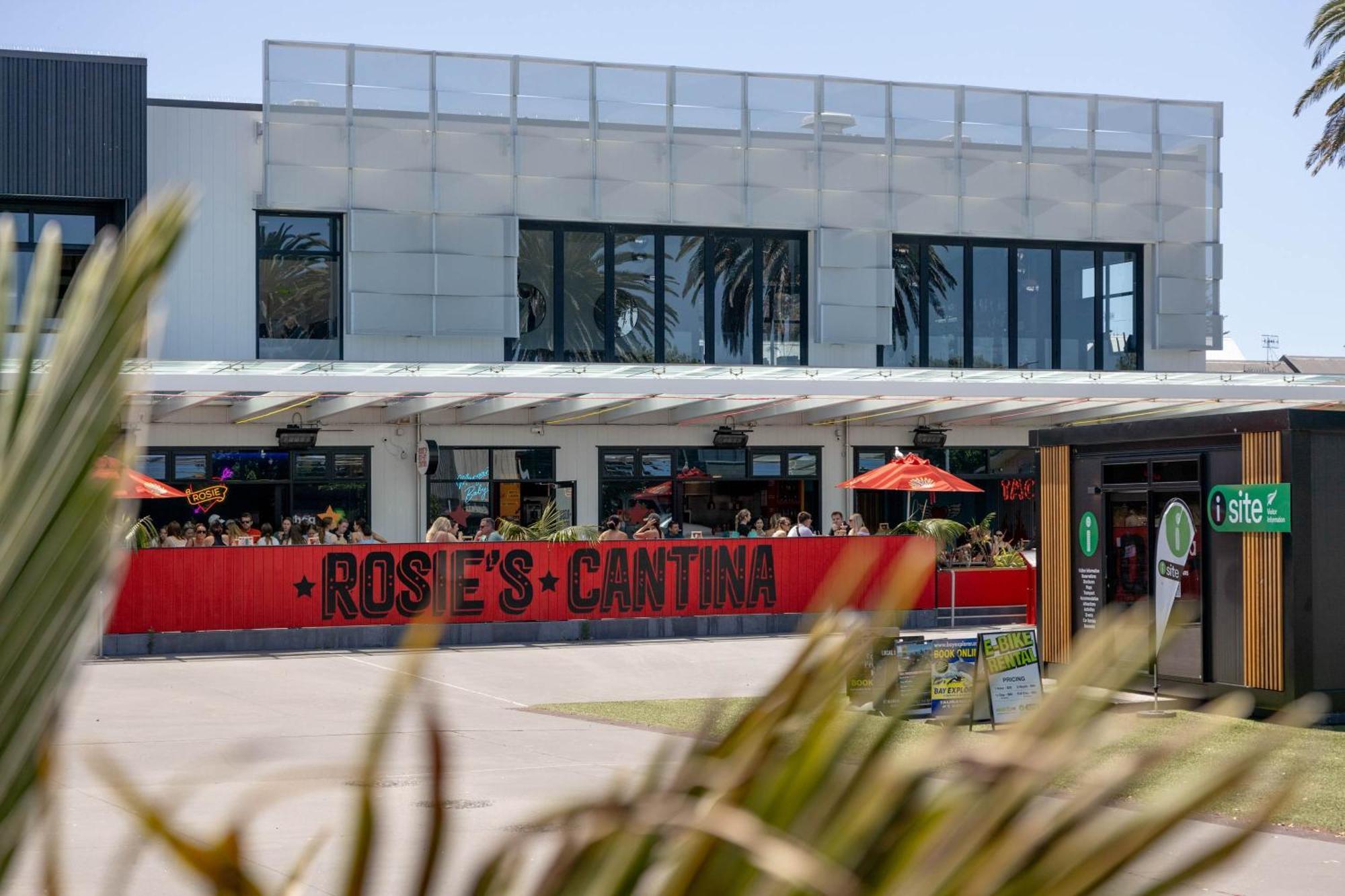 Oceanside Bliss - Absolute Beachfront - Uninterrupted Ocean Views With Pool Mount Maunganui Exterior photo